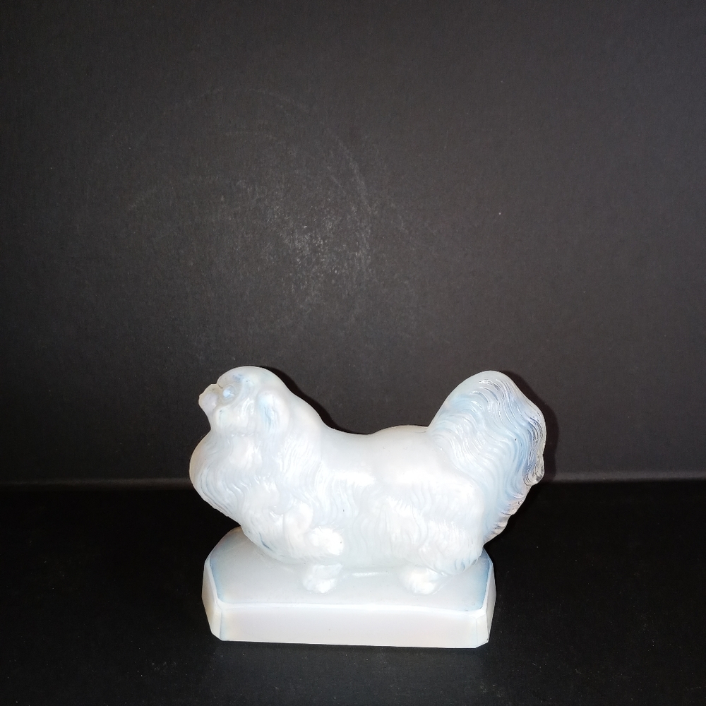 Sabino glass figurine. Signed. Pekingnese dog